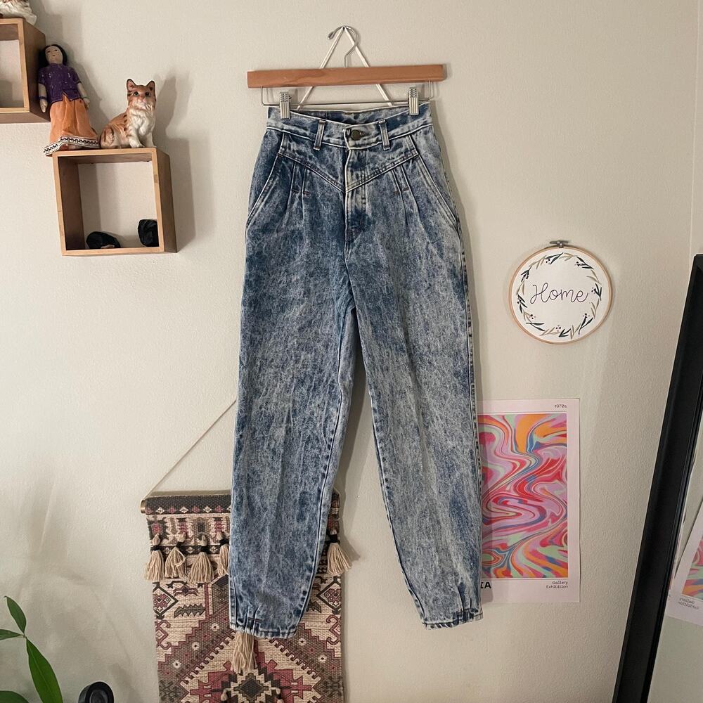 80s vintage high rise acid wash mom jeans | 24" waist / XS